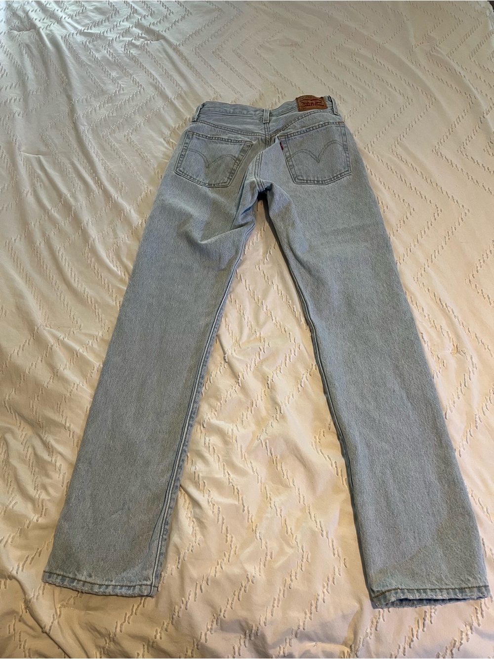 Levi's 501 Light Wash Women's Straight Leg Jeans - Picture 3 of 11